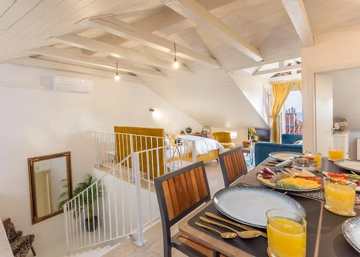 Lola - Zf Hvar フヴァル