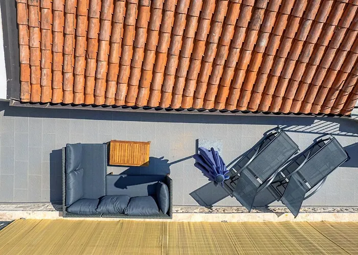 Lola - Zf Hvar フヴァル