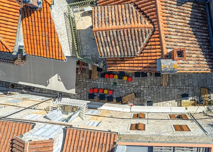 Lola - Zf Hvar フヴァル