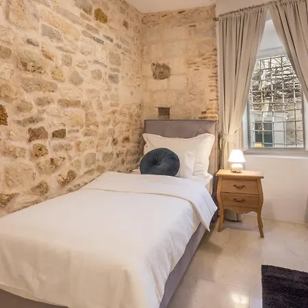 Lola - Zf Hvar Διαμέρισμα *