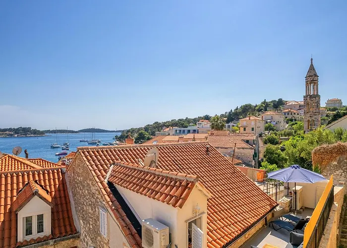 Lola - Zf Hvar * Hvar Town