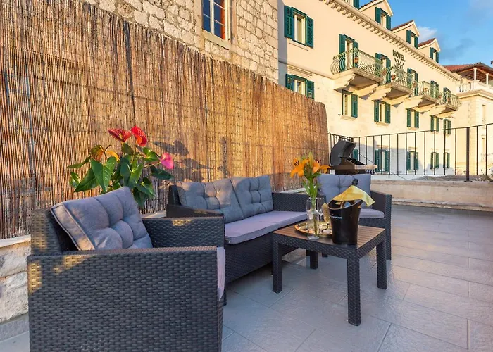 Lola - Zf Hvar Apartment