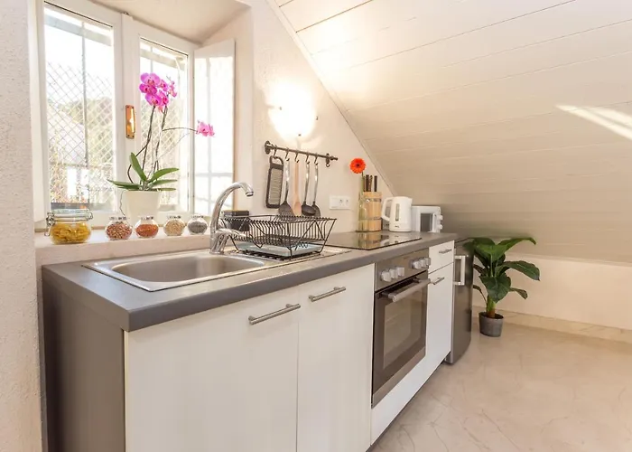 Lola - Zf Hvar Apartment