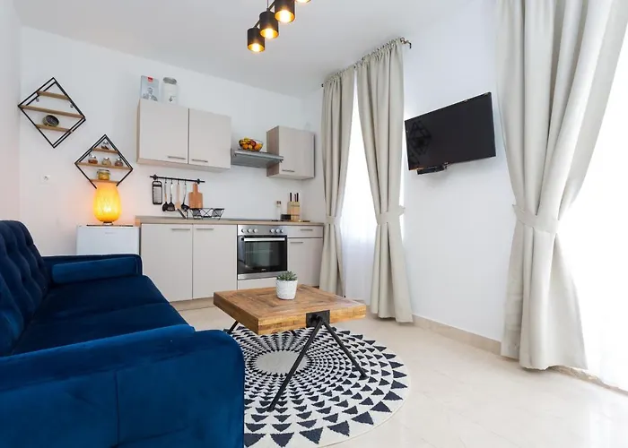 Lola - Zf Hvar Apartment